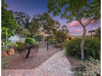 4 Bottega Place, Lesmurdie WA 6076