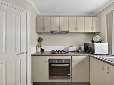 4/103 Leach Highway, Wilson WA 6107