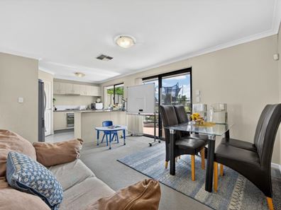 4/103 Leach Highway, Wilson WA 6107
