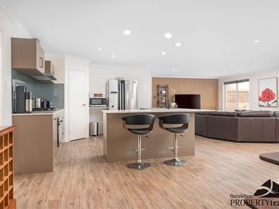 7 Starboard Way, Drummond Cove WA 6532