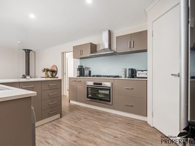 7 Starboard Way, Drummond Cove WA 6532
