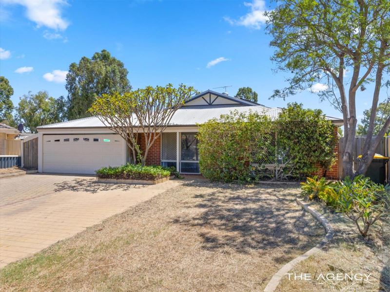 12 Kurrat Elbow, South Guildford WA 6055