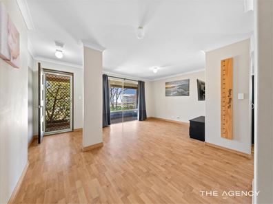 12 Kurrat Elbow, South Guildford WA 6055