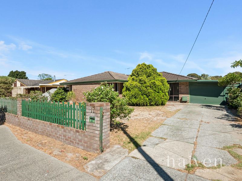17 Gascoyne Drive, Gosnells WA 6110