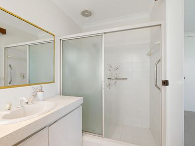 19 Bredhurst Road, Marangaroo WA 6064