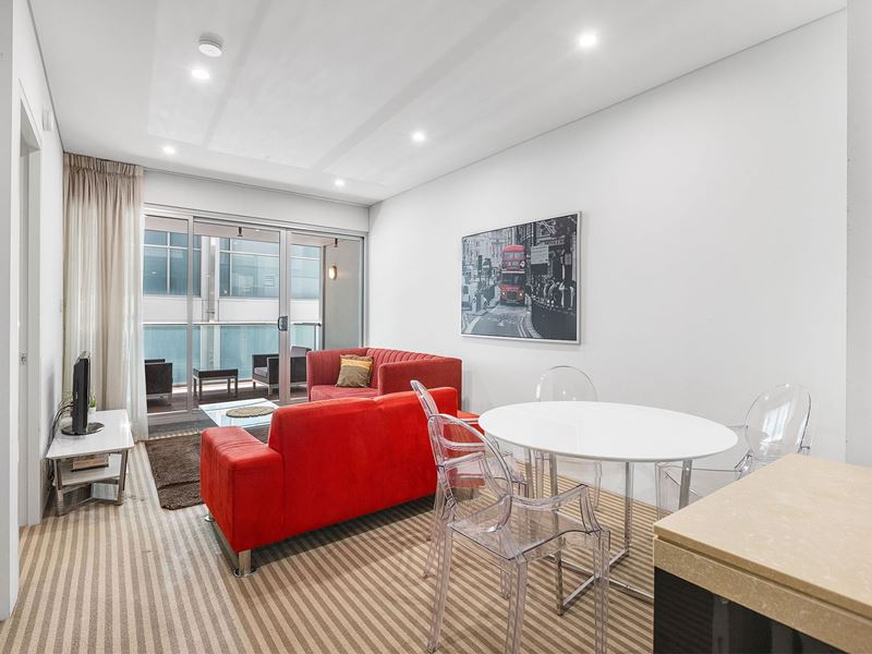 3/8 Victoria Ave, Perth WA 6000