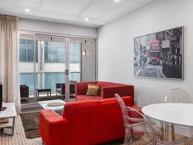 3/8 Victoria Ave, Perth WA 6000