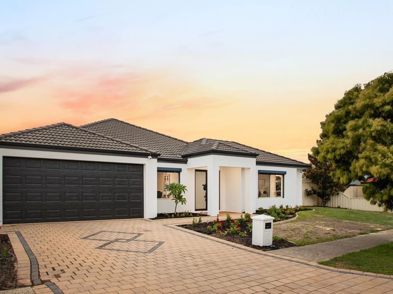 2 Namoi Street, Hammond Park WA 6164