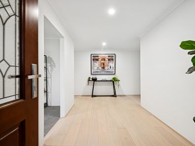 2 Namoi Street, Hammond Park WA 6164