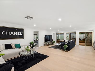 2 Namoi Street, Hammond Park WA 6164