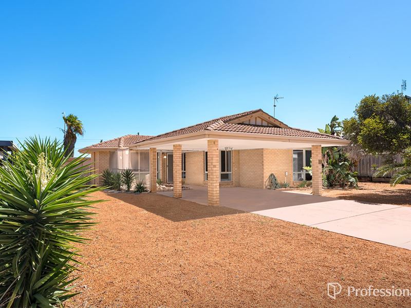 32 Seaview Boulevard, Wandina