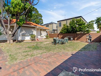 54 Redcliffe Avenue, Balga WA 6061