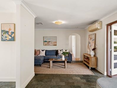 43 Glencoe Parade, Halls Head WA 6210