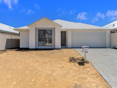 26 Breakwater Grove, Champion Lakes WA 6111