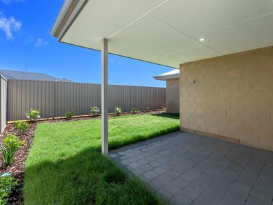 26 Breakwater Grove, Champion Lakes WA 6111