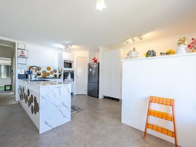 8 Mcdermott Avenue, Wandina WA 6530