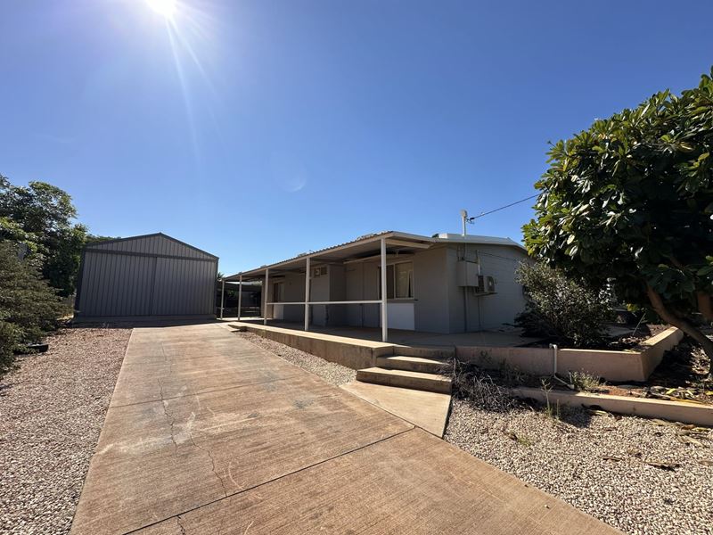 9 TAUTOG STREET, Exmouth