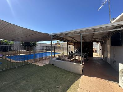 9 TAUTOG STREET, Exmouth WA 6707