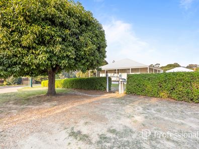 1 The Crescent, Brunswick WA 6224