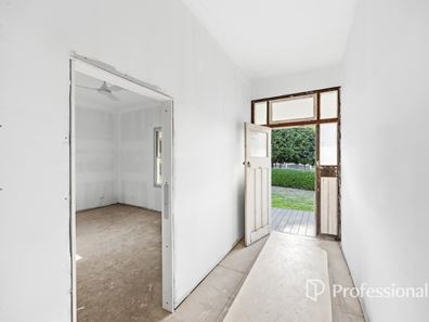 1 The Crescent, Brunswick WA 6224