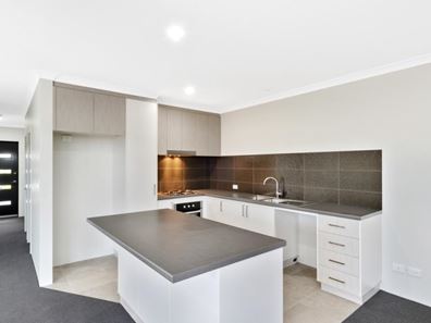 42 Emily Loop, Madeley WA 6065