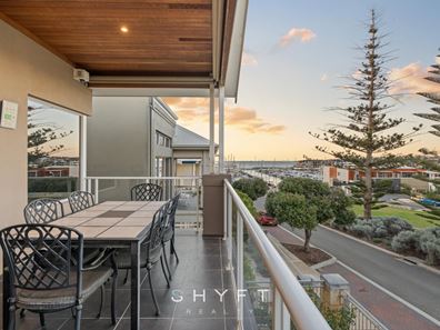 17 Salford Promenade, Mindarie WA 6030