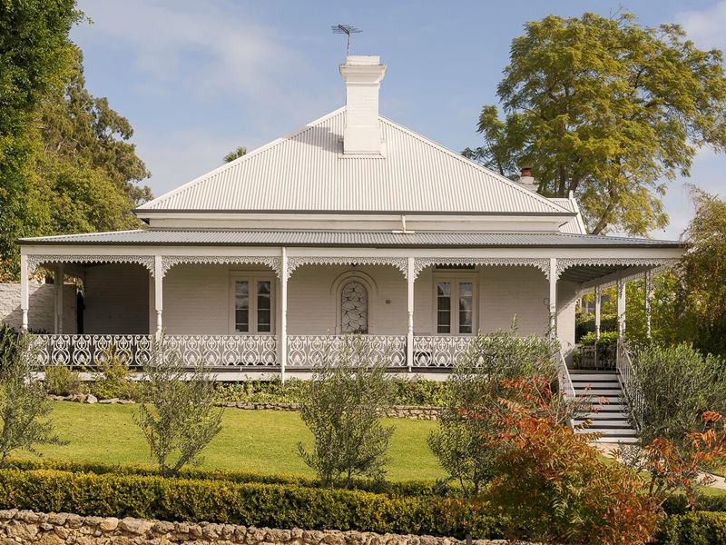 7 Corry Lynn Road, Claremont