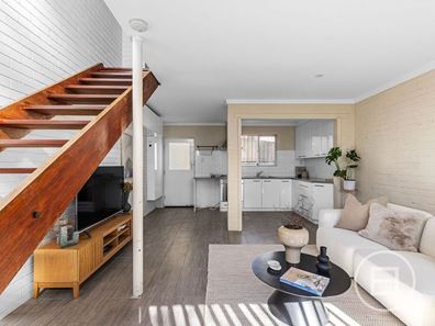 4/2 Edgehill Street, Scarborough WA 6019