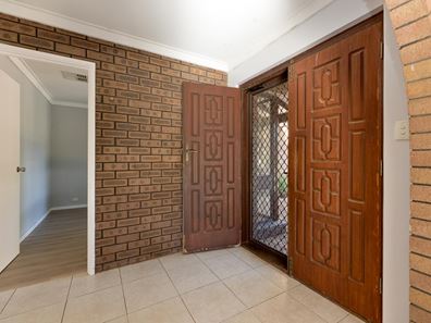18 Bramble Way, Ballajura WA 6066