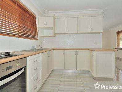 16 Rokebury Way, Morley WA 6062