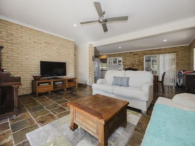 11 Frigate Crescent, Yanchep WA 6035