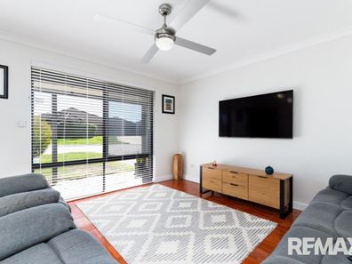 15 Ornata Bend, Banksia Grove WA 6031
