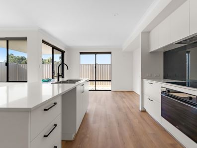 47 Gumblossom Avenue, Piara Waters WA 6112