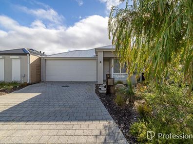 37 Woodville Road, Haynes WA 6112