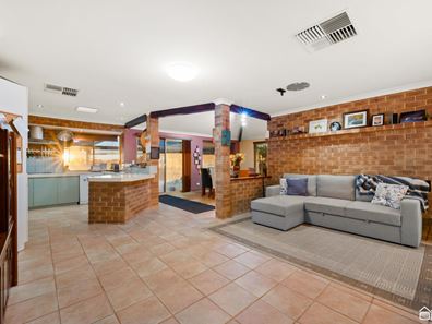 22 Morundah Place, Kelmscott WA 6111