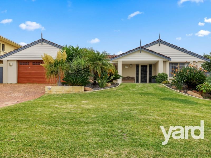 18 Callaway Crescent, Kardinya