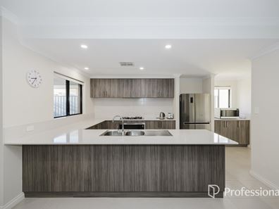 11 Press Street, Yanchep WA 6035