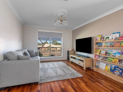 7 Kunanalling Avenue, Hannans WA 6430