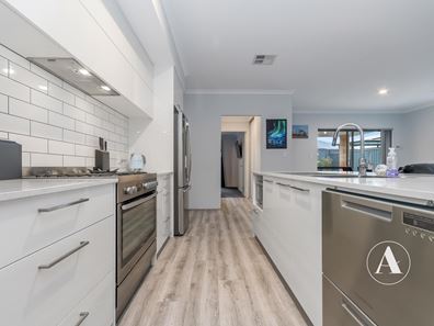 35 Ridgedale Street, Haynes WA 6112