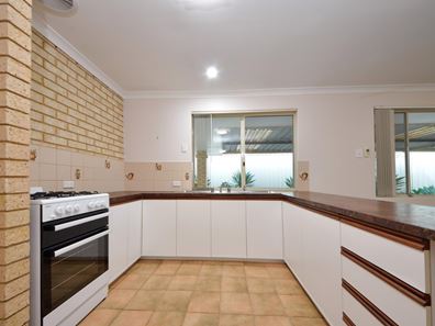 4 Moretti Retreat, Leda WA 6170