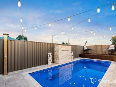 8 Whitehart Entrance, Aveley WA 6069