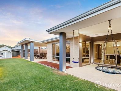 8 Whitehart Entrance, Aveley WA 6069