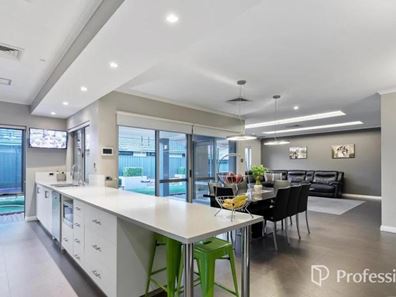 8 Whitehart Entrance, Aveley WA 6069