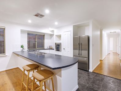 2 Murray Street, Como WA 6152