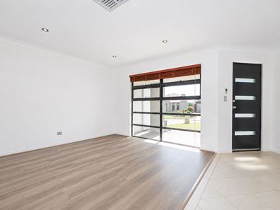 12 Randwick Bend, Harrisdale WA 6112
