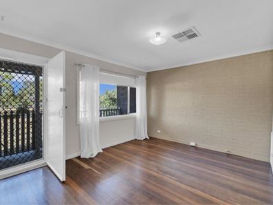 1B Clark Place, Orelia WA 6167