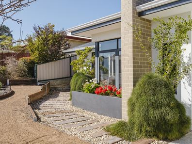 10 Benbulben Rise, Yanchep WA 6035