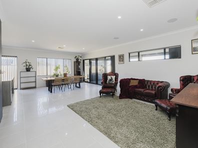 10 Benbulben Rise, Yanchep WA 6035