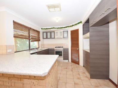 35 Little John Road, Armadale WA 6112