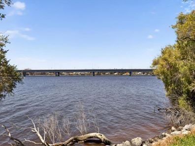 205 The Esplanade, Mount Pleasant WA 6153